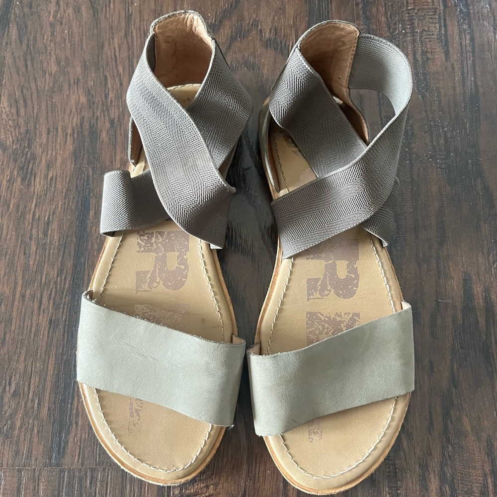 SOREL Green Strappy Sandals